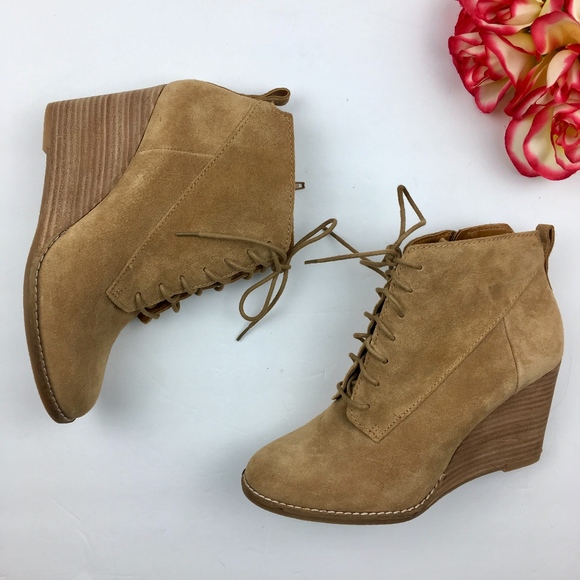 Lucky Brand Shoes - NEW LUCKY BRAND Tan SUEDE Booties Size 7.5